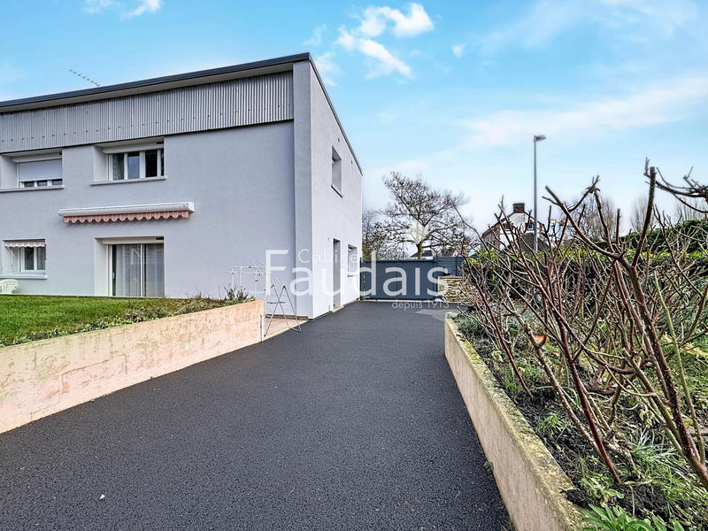 Maison - 110 m² - 4 pièces