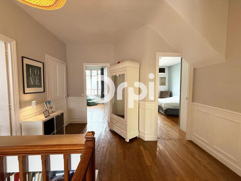 Maison - 175 m² - 7 pièces