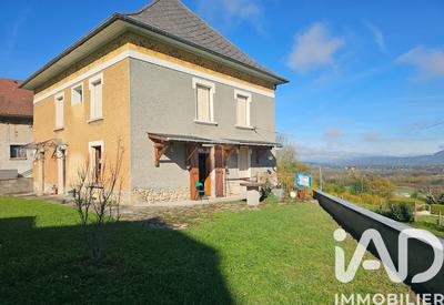 Maison - 184 m² - 8 pièces