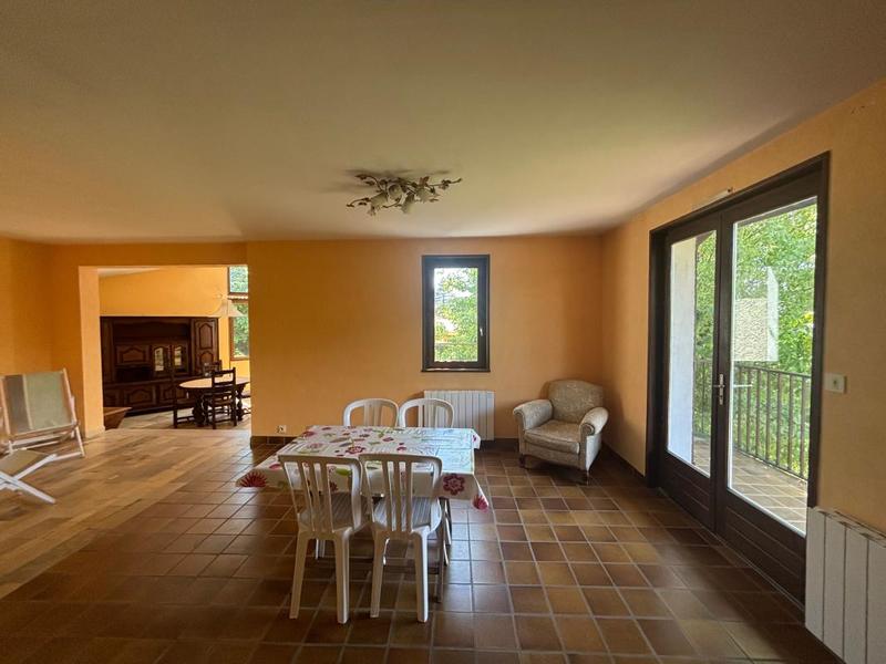 Maison - 199 m² - 5 pièces