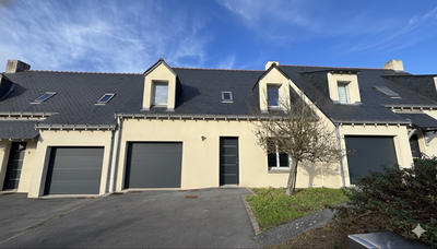 Maison - 90 m² - 5 pièces