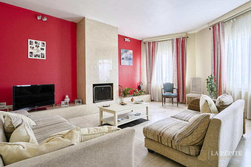 Maison - 288 m² - 8 pièces