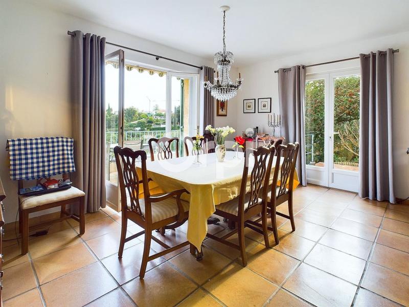 Villa - 191 m² - 6 pièces