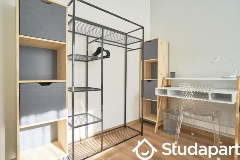 Chambre - 11 m² - 1 pièce