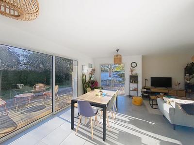 Maison - 97 m² - 4 pièces