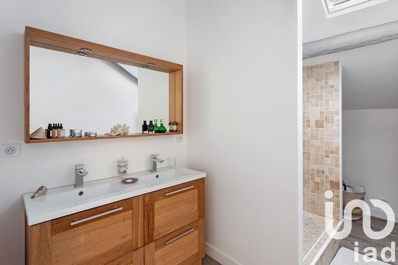 Maison - 200 m² - 7 pièces