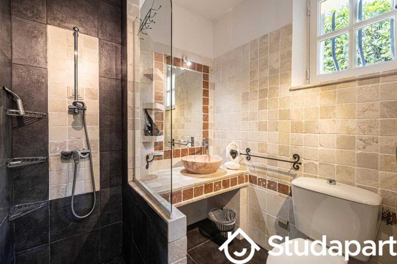 Appartement - 260 m² - 6 pièces