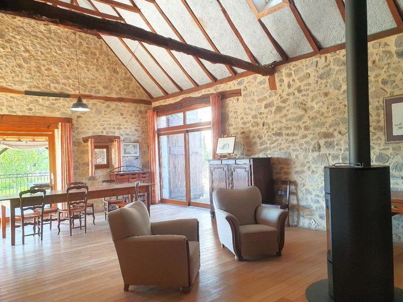 Corps de ferme - 251 m² - 8 pièces