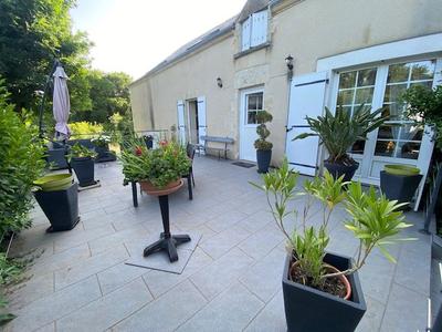 Maison - 234 m² - 9 pièces