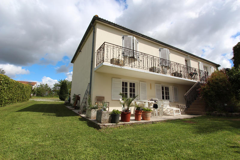Maison - 143 m² - 8 pièces