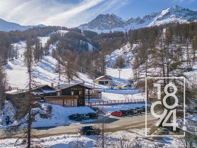 Hôtellerie / Restauration - 258 m²