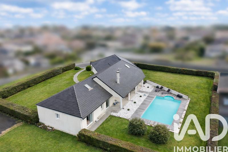 Maison - 200 m² - 5 pièces