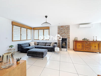 Maison - 200 m² - 9 pièces