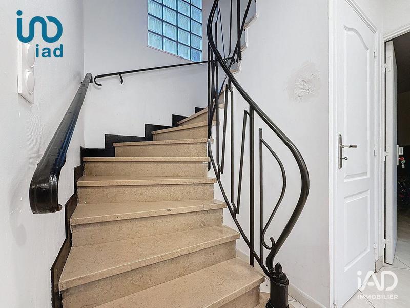 Maison - 250 m² - 11 pièces