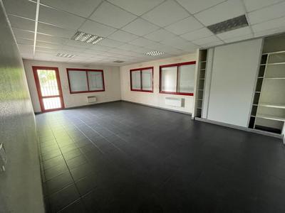 Bureau - 572 m²