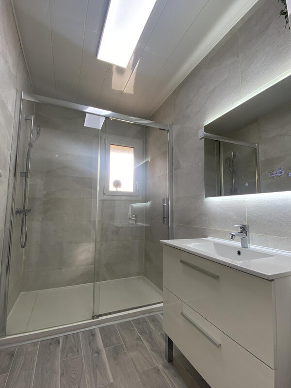 Maison - 220 m² - 6 pièces