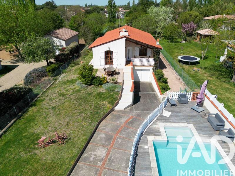 Maison - 96 m² - 5 pièces