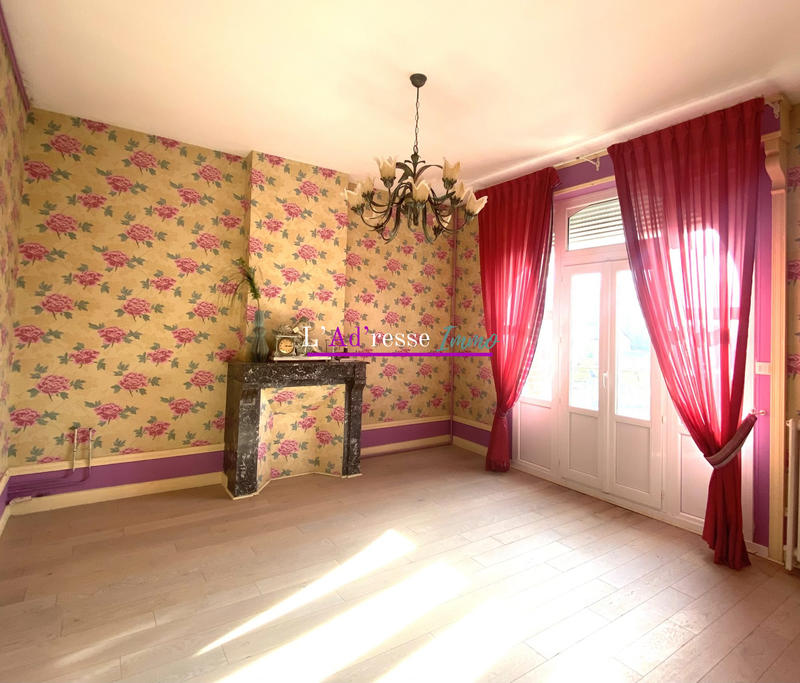 Maison - 241 m² - 10 pièces