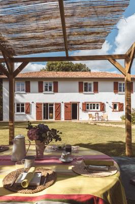 Maison - 426 m² - 13 pièces