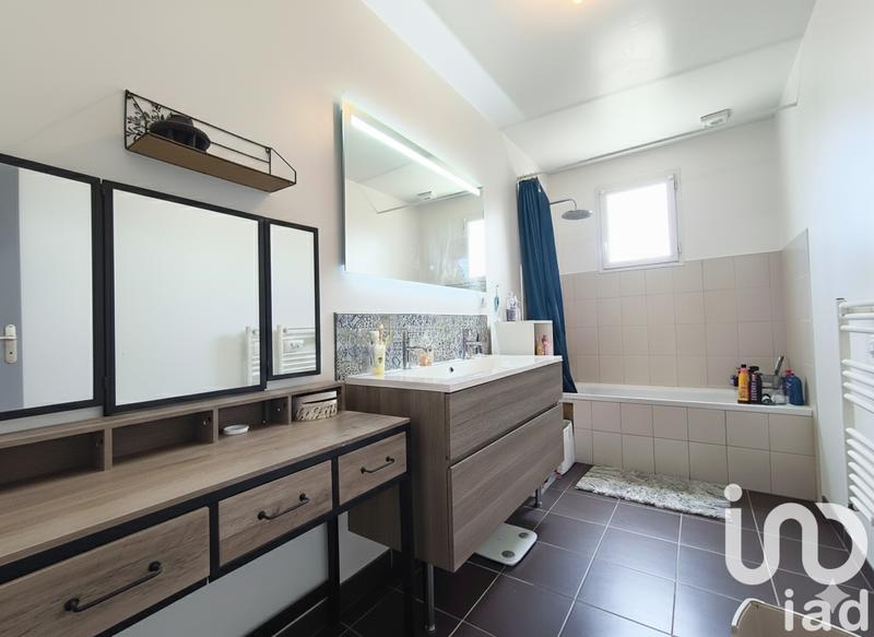 Maison - 94 m² - 5 pièces