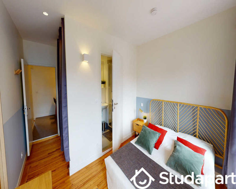 Chambre - 120 m² - 1 pièce