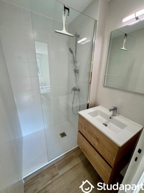 Chambre - 84 m² - 1 pièce