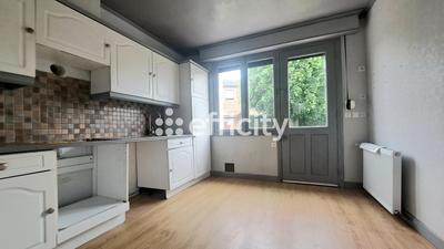 Maison - 80 m² - 4 pièces