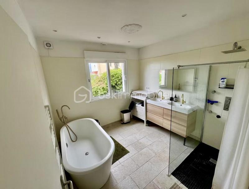 Maison traditionnelle - 160 m² - 5 pièces