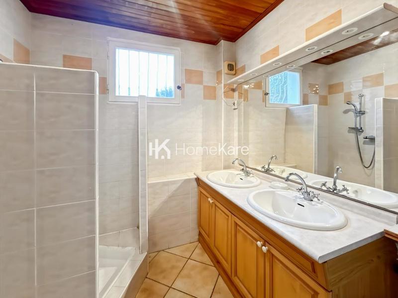 Villa - 230 m² - 7 pièces