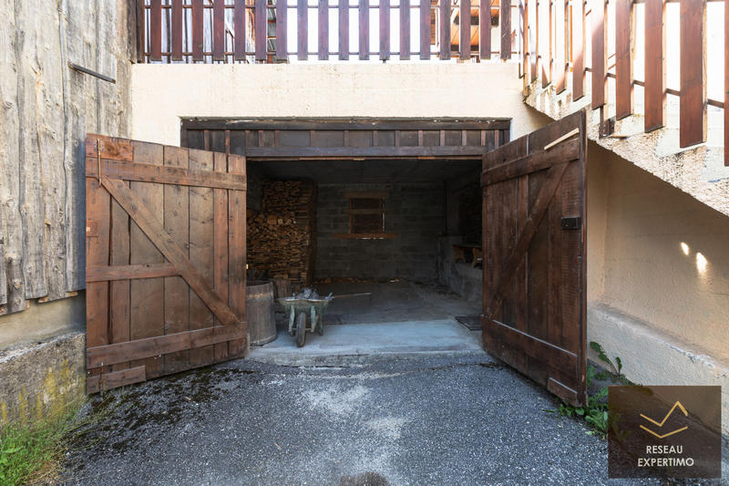 Maison - 244 m² - 7 pièces