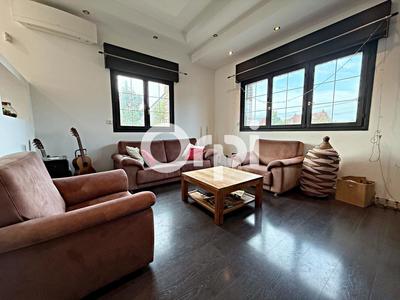 Maison - 220 m² - 7 pièces