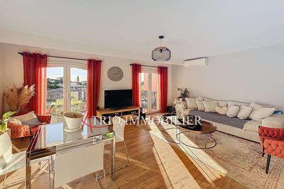 Appartement - 100 m² - 4 pièces