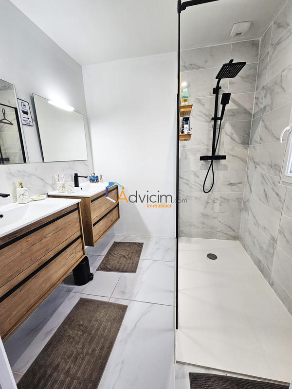 Maison - 170 m² - 7 pièces