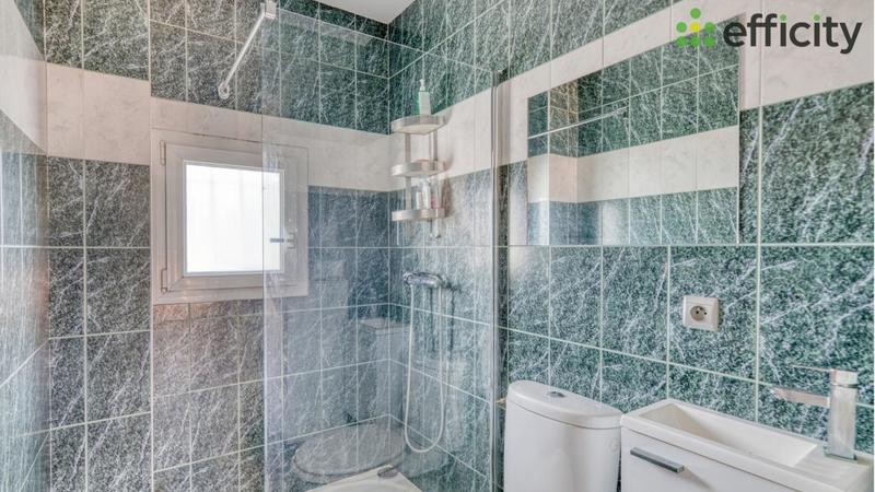 Maison - 264 m² - 8 pièces