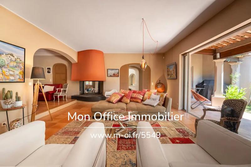 Propriété - 375 m² - 10 pièces