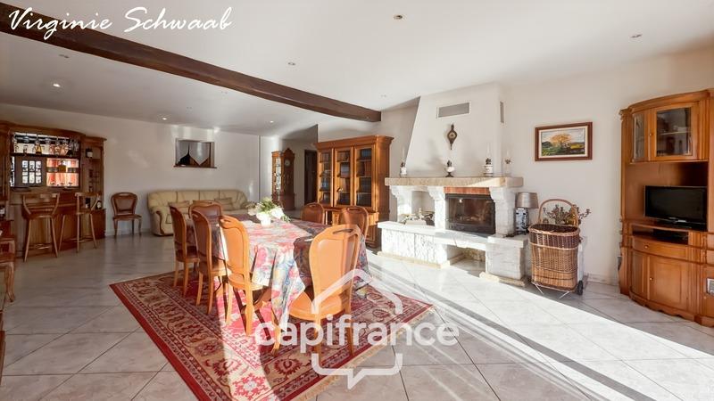 Maison - 219 m² - 8 pièces