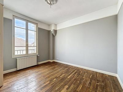 Maison - 98 m² - 6 pièces