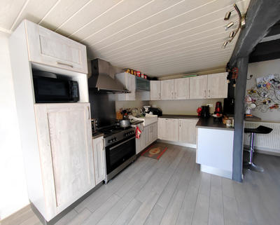 Maison - 220 m² - 9 pièces