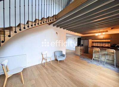 Maison - 208 m² - 8 pièces