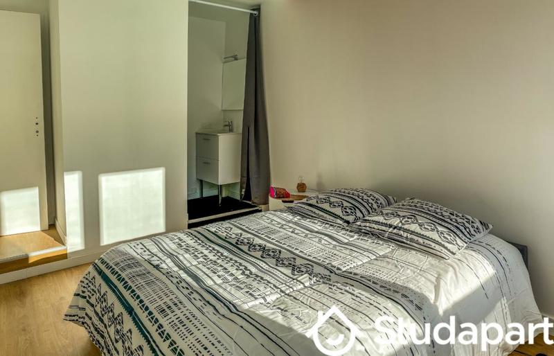 Chambre - 13 m² - 1 pièce