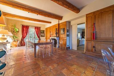 Maison - 480 m² - 13 pièces