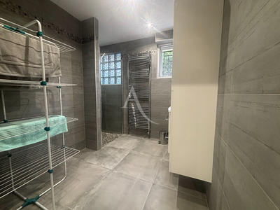 Maison - 156 m² - 8 pièces