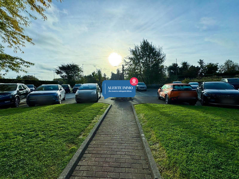 Bureau - 742 m² - 30 pièces