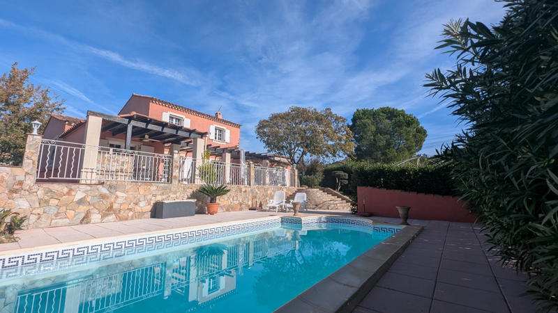 Villa - 145 m² - 6 pièces