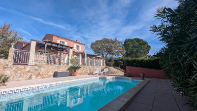 Villa - 145 m² - 6 pièces