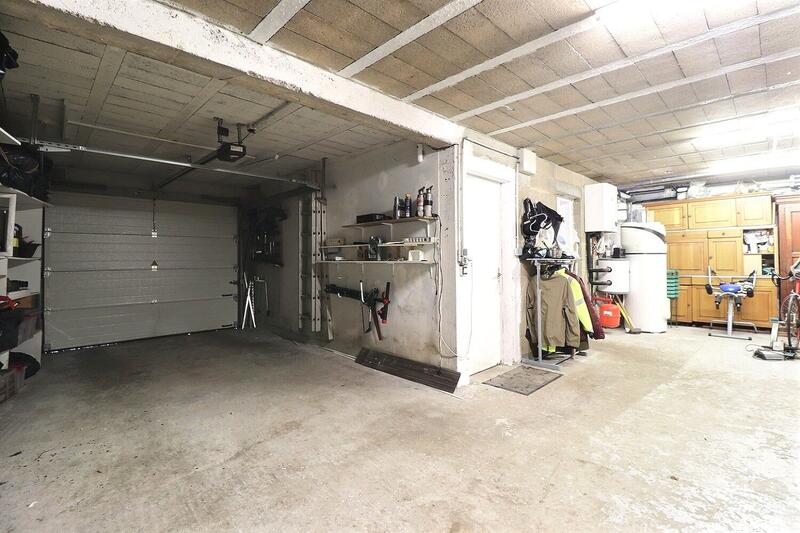 Maison traditionnelle - 131 m² - 7 pièces