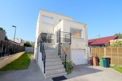 Maison - 169 m² - 8 pièces