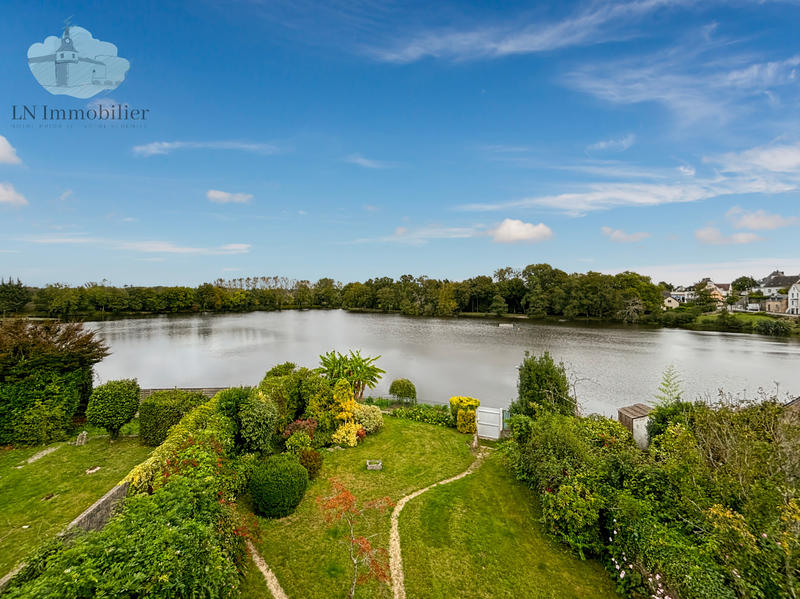 Maison - 189 m² - 9 pièces