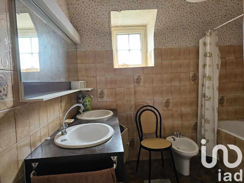 Maison - 230 m² - 9 pièces