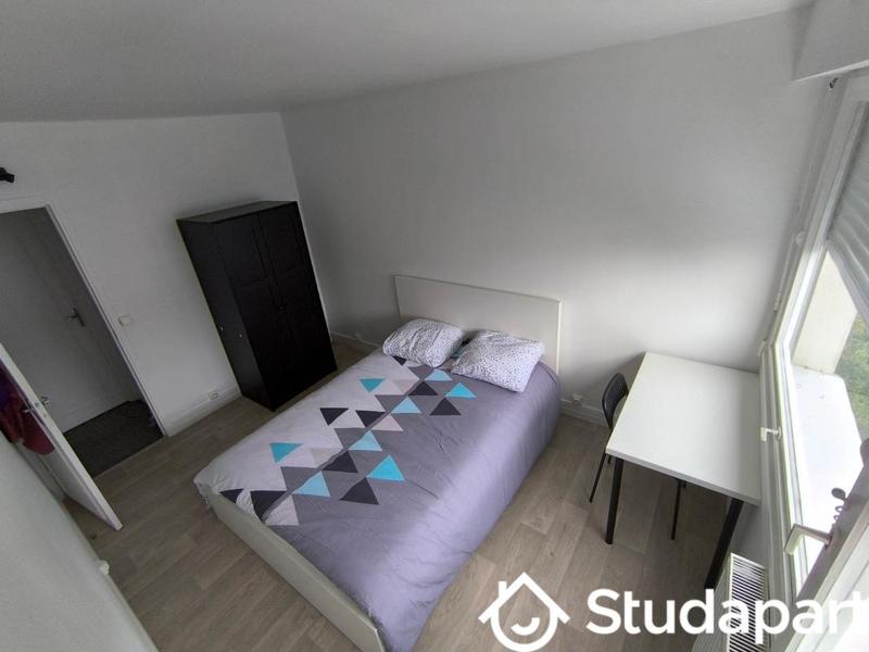 Chambre - 13 m² - 1 pièce